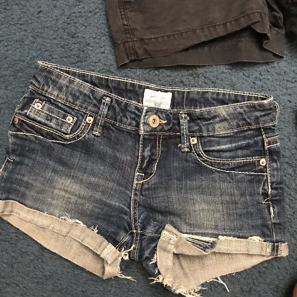 Shorts - Picture 2 of 4